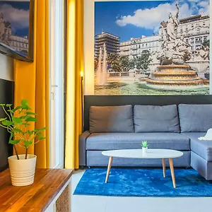 #3 Centre, Balcon, Lumineux, Stationnement Facile, Confort Appartement